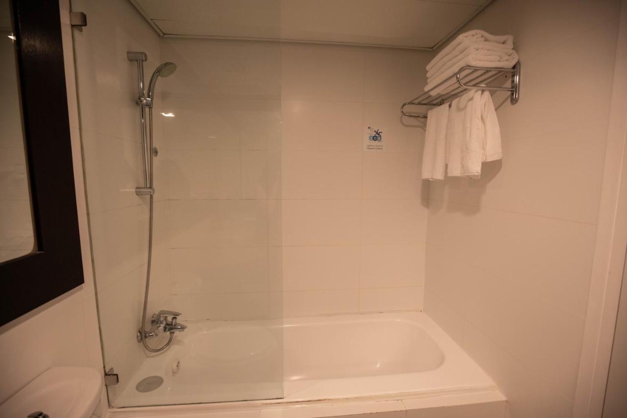 Sea View Apartment Suite เทลอาวีฟ ภายนอก รูปภาพ